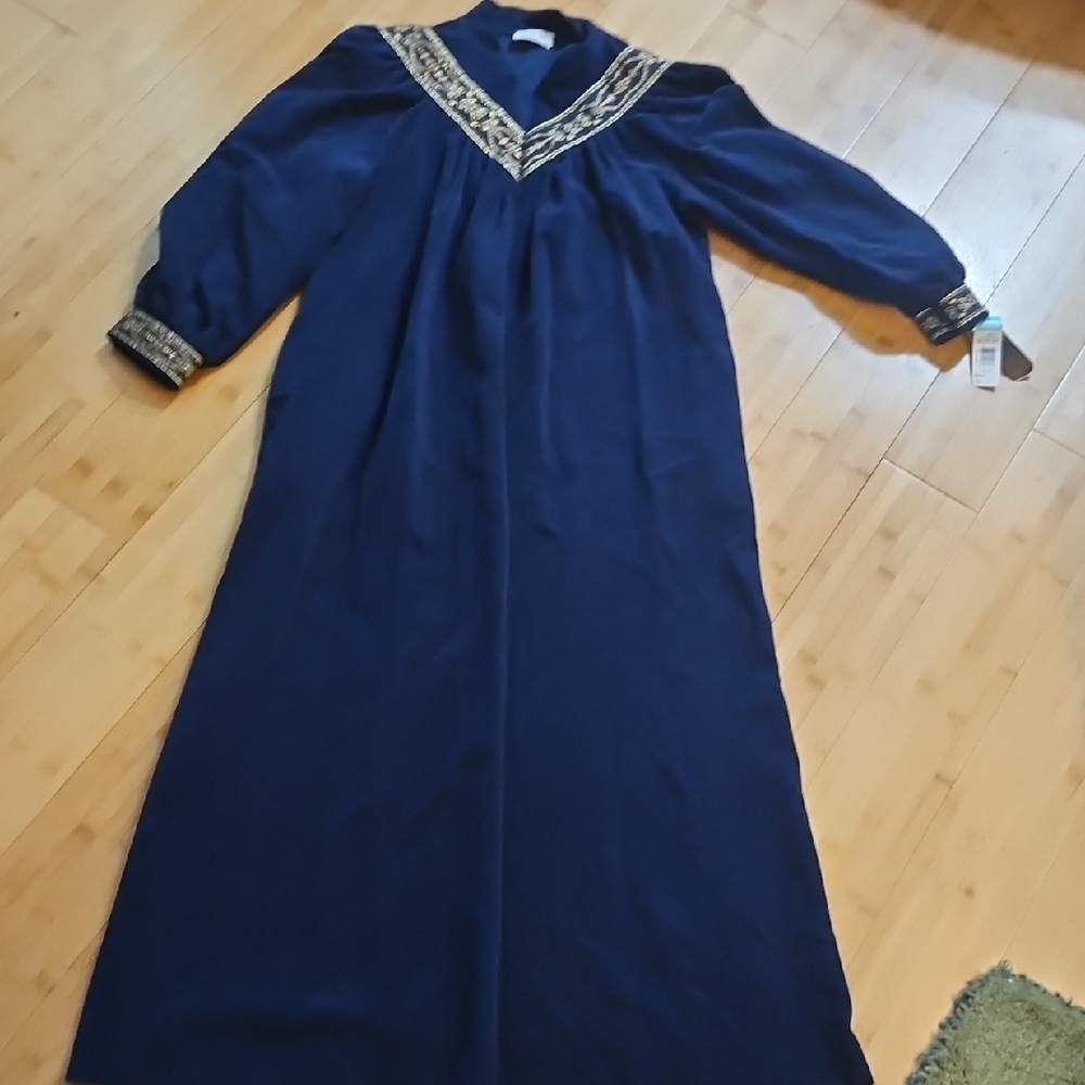 Vanity Fair Blue Bishop Sleeve V-Neck Gown Robe